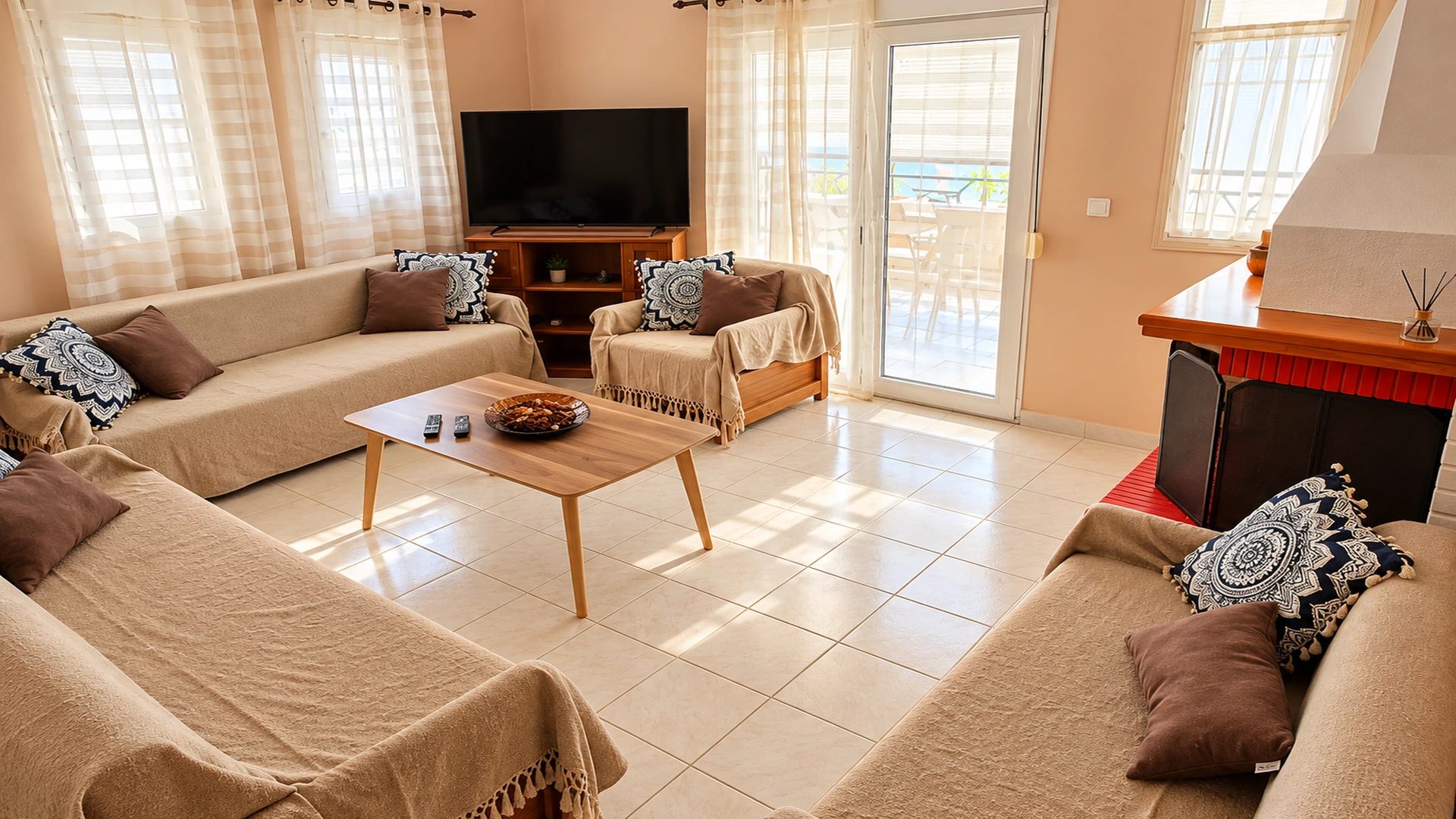 Sunny Apartment living room